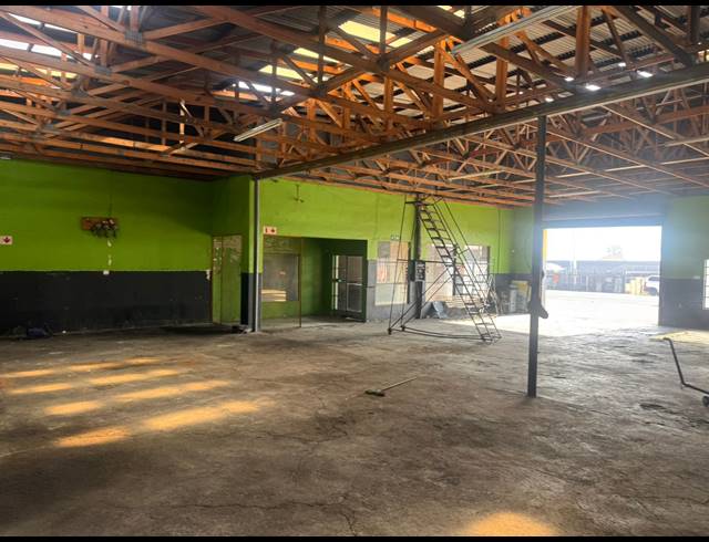 1,300M² WAREHOUSE TO LET IN HERMANSTAD